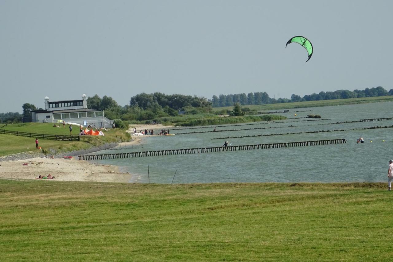Vakantiehuisgalamadammen Met Ligplaats Boot Koudum ภายนอก รูปภาพ